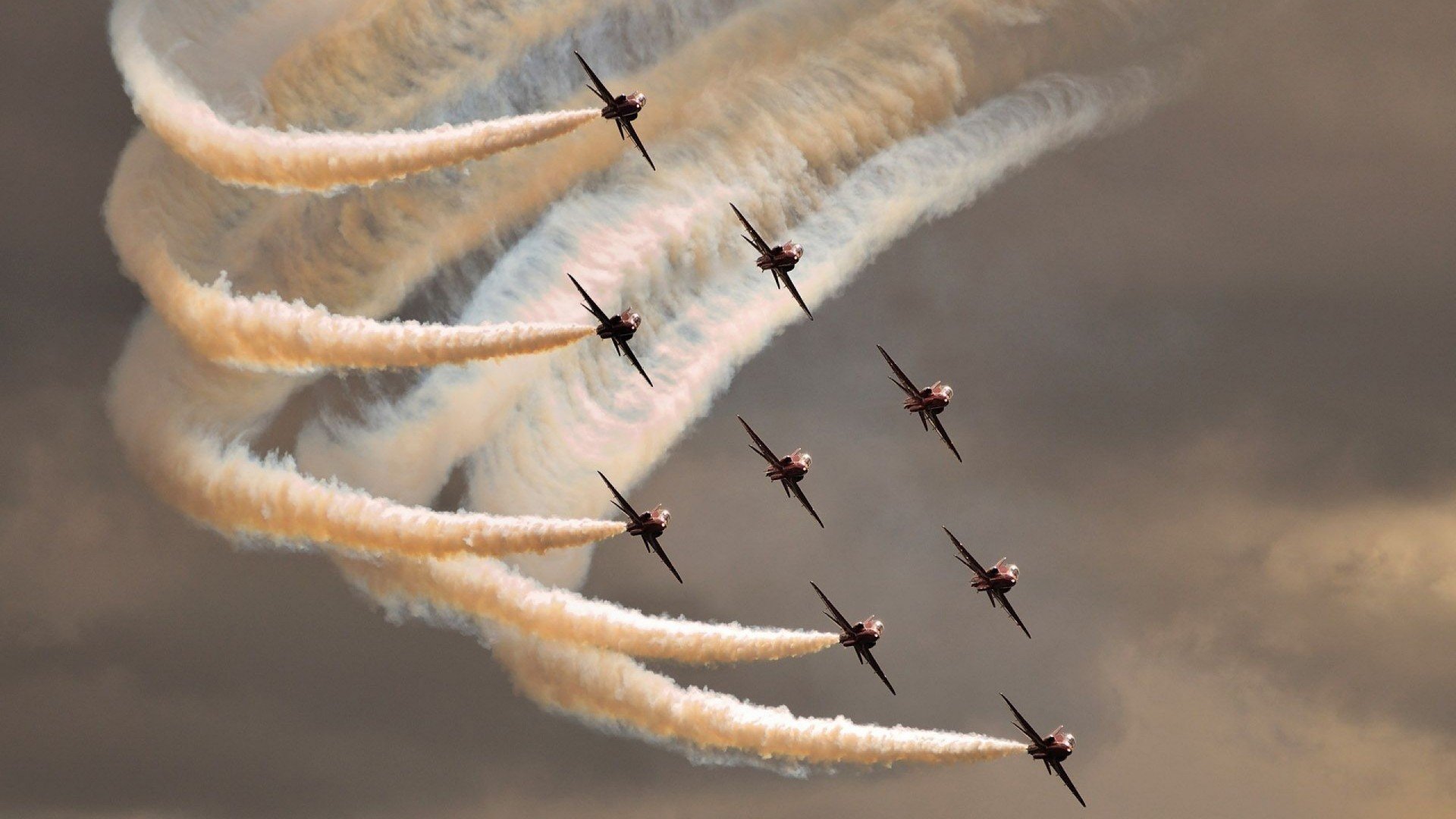 蓝旗与黄蓝旗,当F1尼斯站成为乌克兰危机的意外隐喻