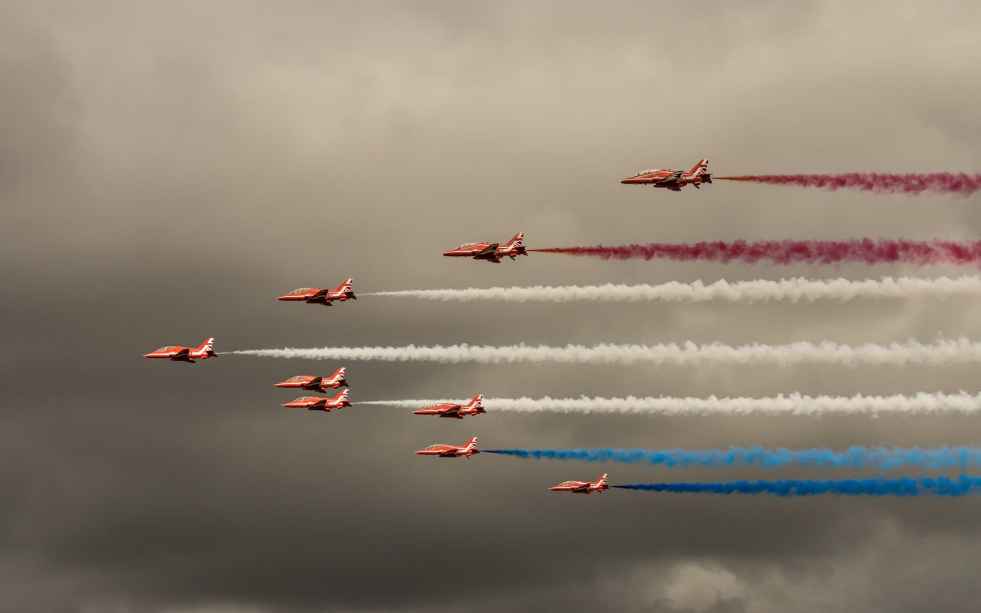 爱游戏入口-悬念终结者，从国家队到欧冠，一个关于提前宣判的足球隐喻
