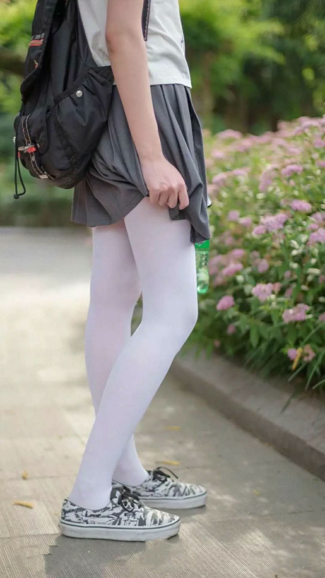 钢幕与闪电，牙买加封锁铁壁锁死喀麦隆，阿尔瓦雷斯连击终结悬念