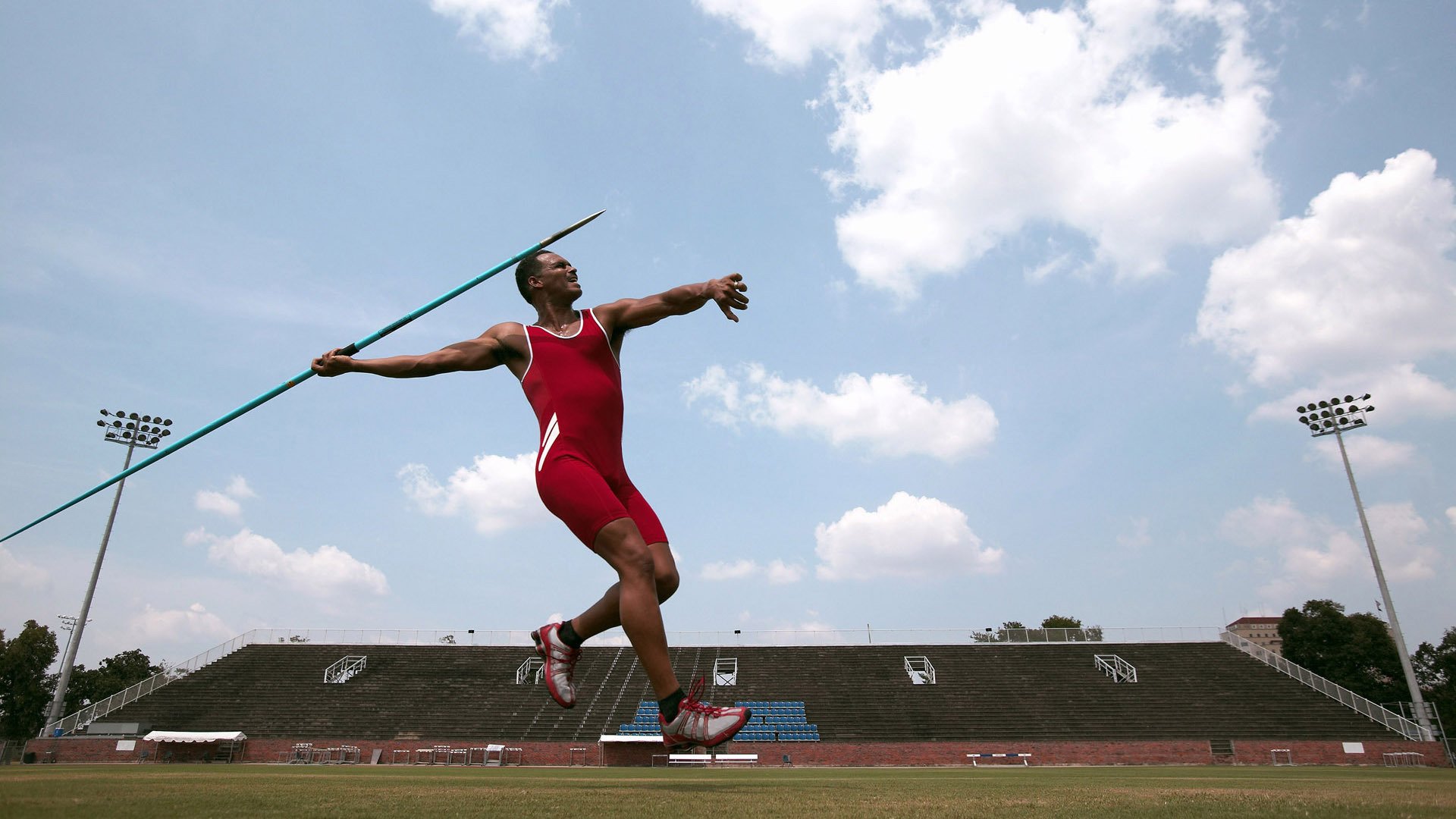 浪与山的对峙，雄鹿狂潮中，马克西那座孤峰