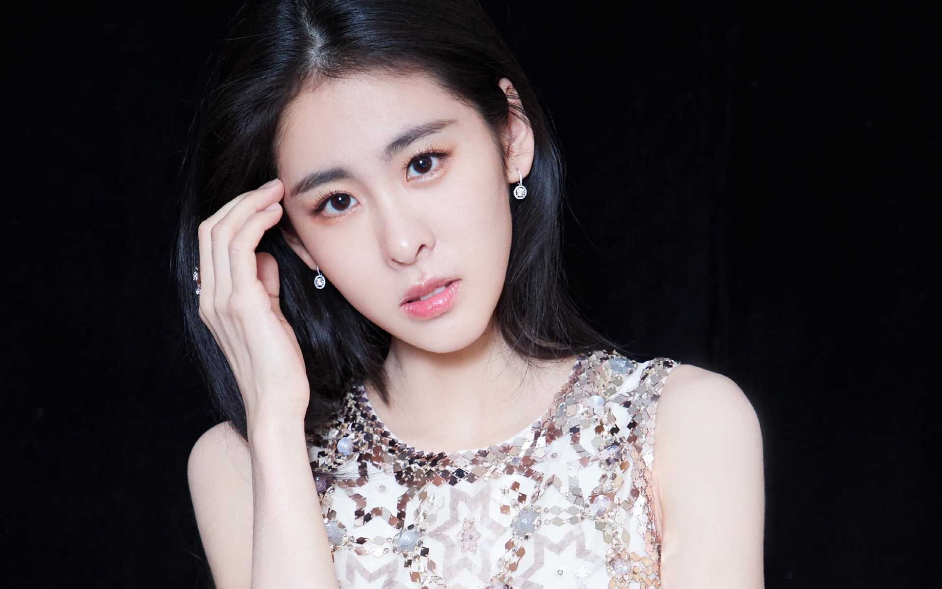 布克化身雷霆撕裂长空，国王城池在风暴中无声陷落